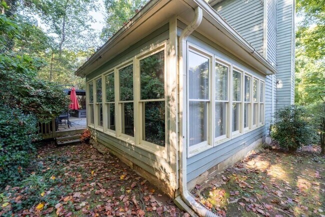 Building Photo - 2339 Milstead Cir NE