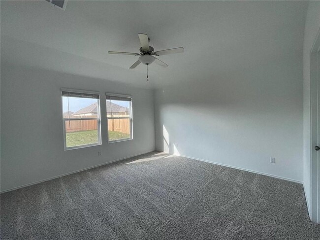 Building Photo - 103 Ulmus St