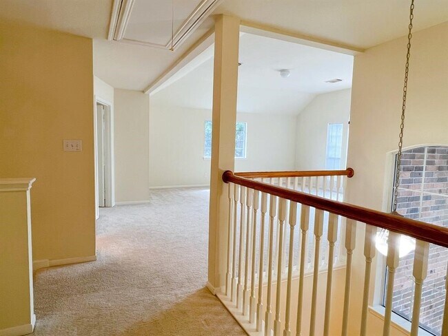 Building Photo - 18018 Timber Crossing Ln