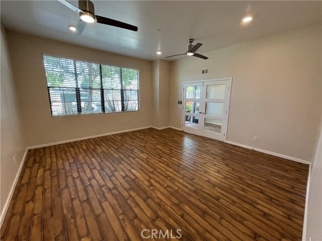 Building Photo - 501 W Maple Ave