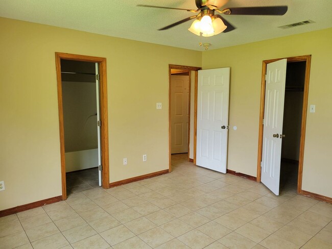 Building Photo - 3 BD 2 BA home in the Ocean Springs School...