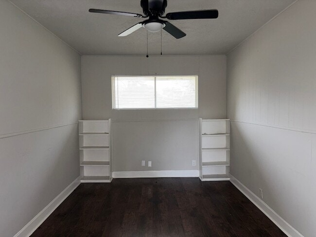 Building Photo - 6122 Glenhurst Dr