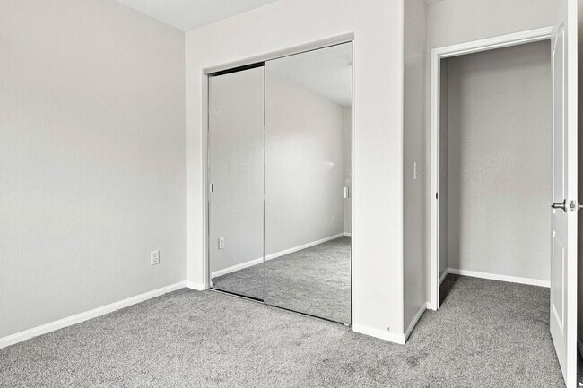 Building Photo - 2175 Condor Dr