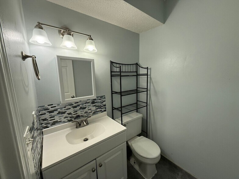 Building Photo - 6316 High Point Run