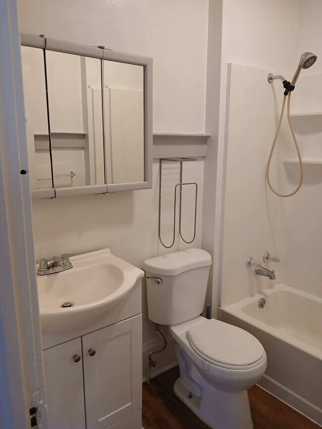 Building Photo - 14 Jefferson St