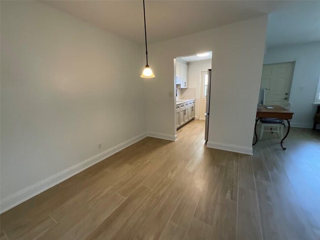 Building Photo - 2424 NE 9th St