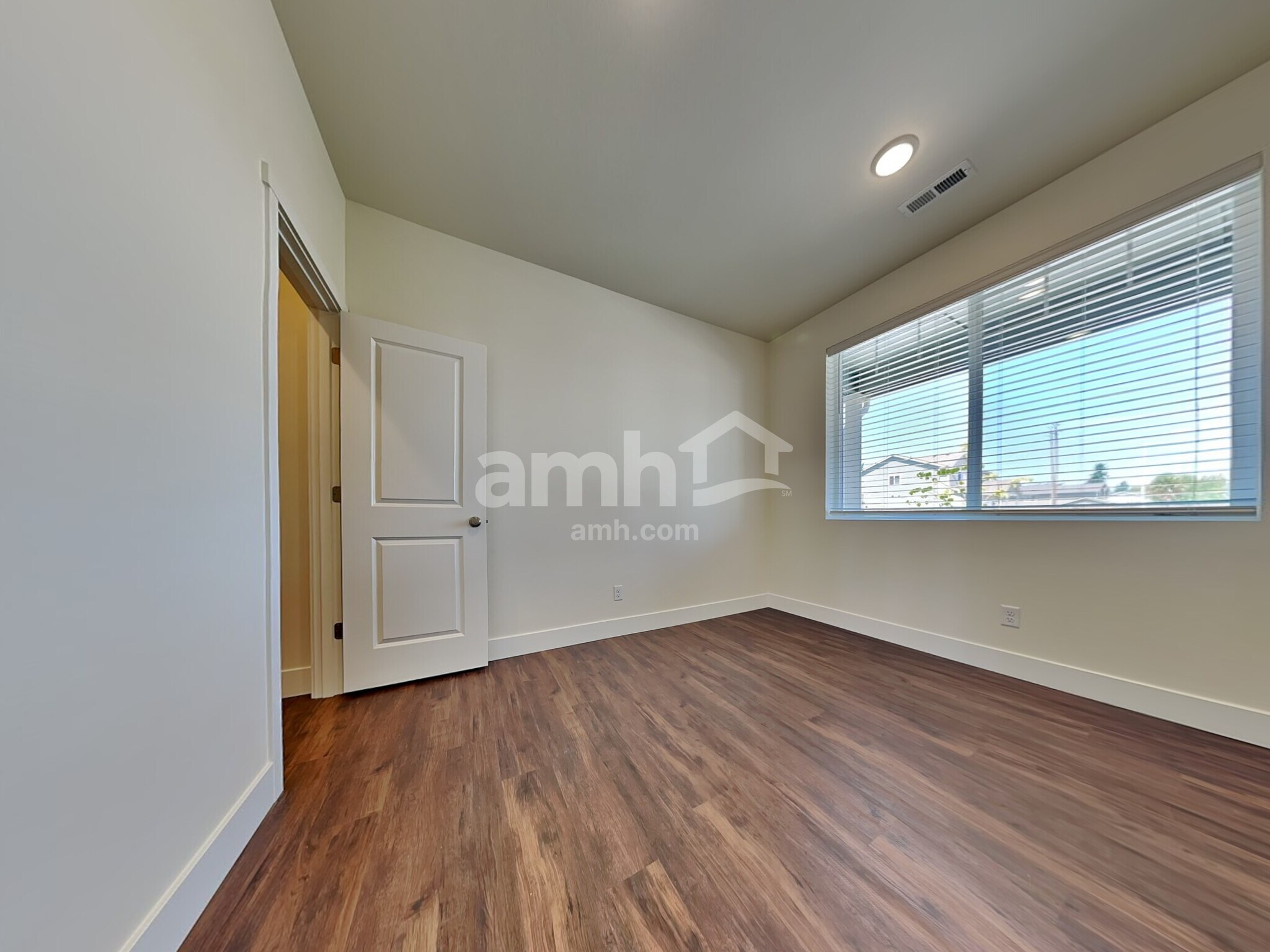 Building Photo - 17625 26th Ave Ct E