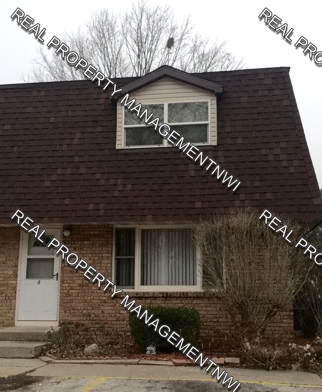 Primary Photo - 2 Bedroom Townhome
