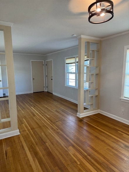 Building Photo - 4973 Greenway Rd