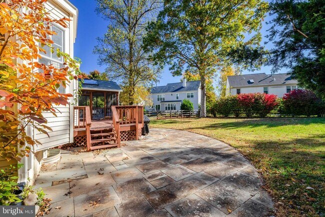 Building Photo - 47001 Smithwood Ct