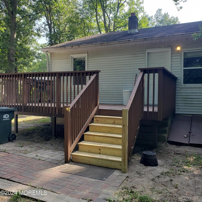 Building Photo - 247 Cassville Rd