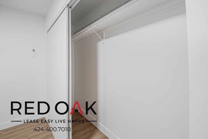 Building Photo - 1136 S Alvarado St