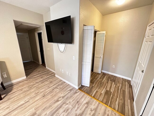 Building Photo - Fully Furnished 2 Bedroom 1 Story Condo