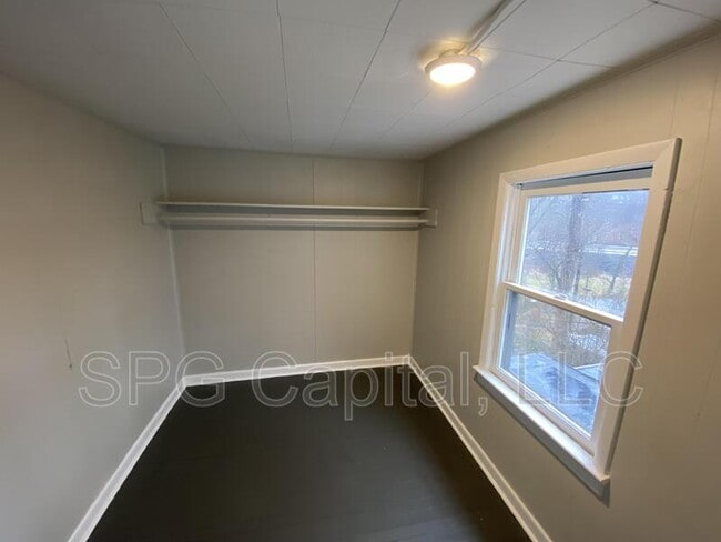 Building Photo - 119 Ann St