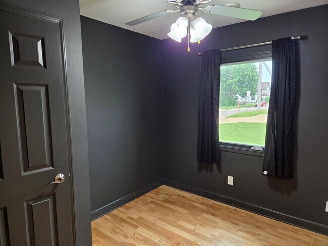 Building Photo - Stoughton House For Rent
