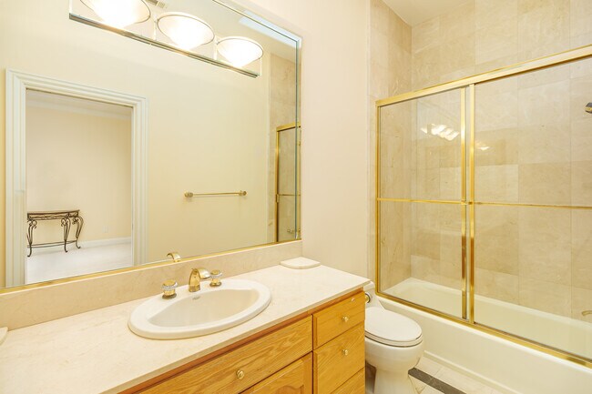 Building Photo - 17 Heron Dr