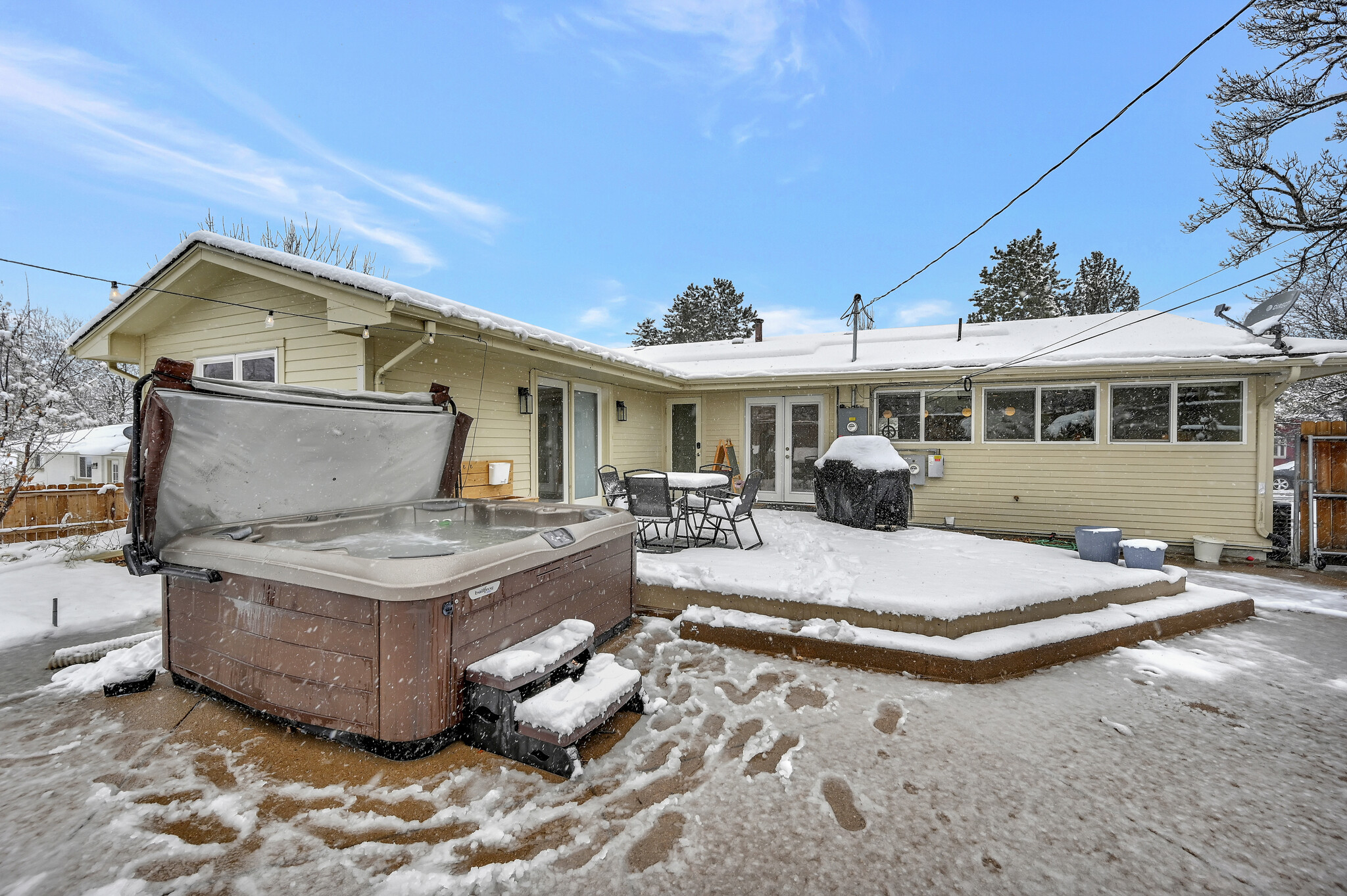 Building Photo - 6526 S Elizabeth Way