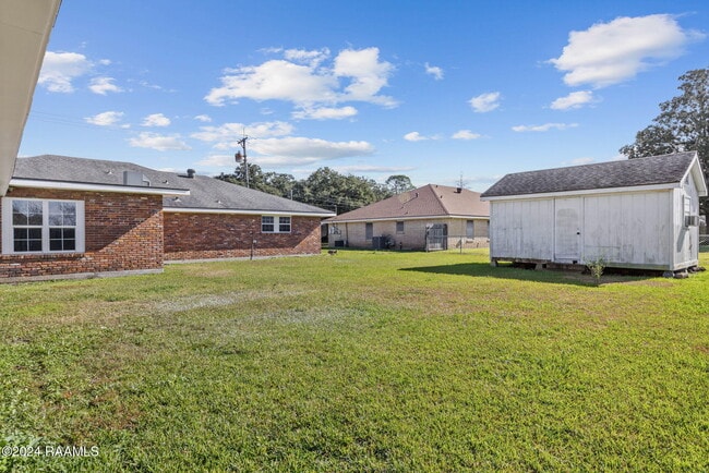 Building Photo - 300 Robert Lee Cir