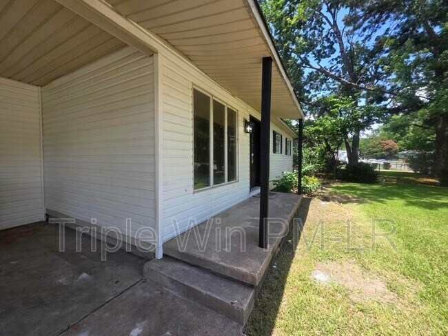 Building Photo - 8700 Winston Dr