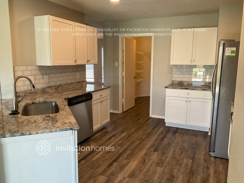 Building Photo - 1605 Forest Oaks Way