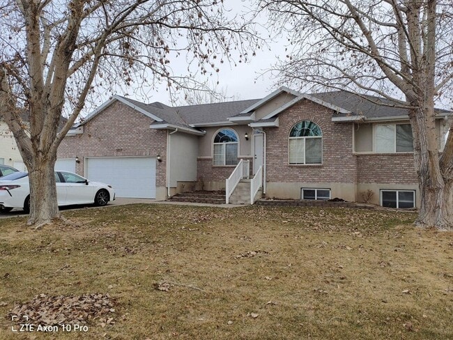 Building Photo - 2127 S 2000 W