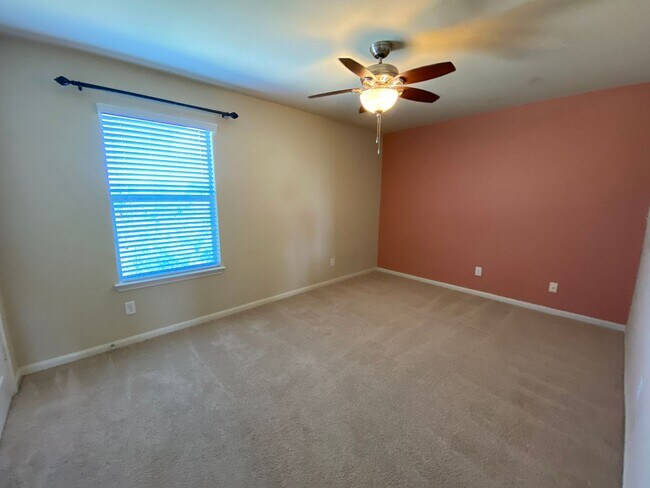 Building Photo - FALL INTO A NEW HOME WITH OUR MOVE-IN SPECIALS!