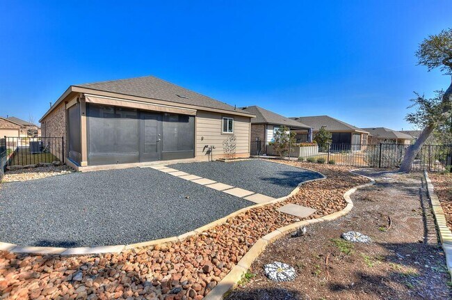Building Photo - 220 Comal Ln