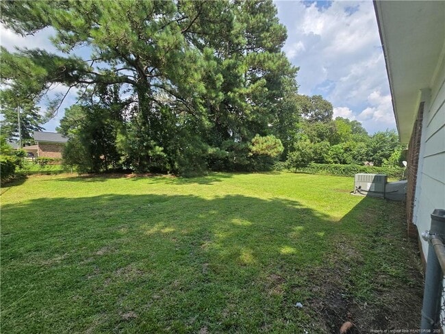 Building Photo - 303 Cartwright Dr