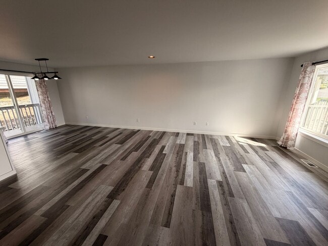 Building Photo - Burrows Court