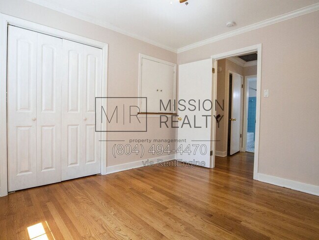 Building Photo - 325 Fairwood Dr