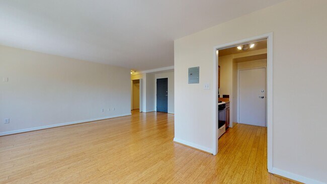 Building Photo - 3900 Tunlaw Rd NW