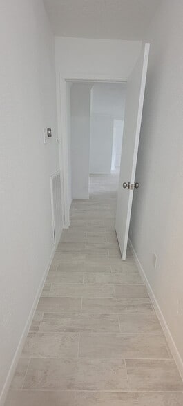 Building Photo - 5727 Arbor Vitae Dr
