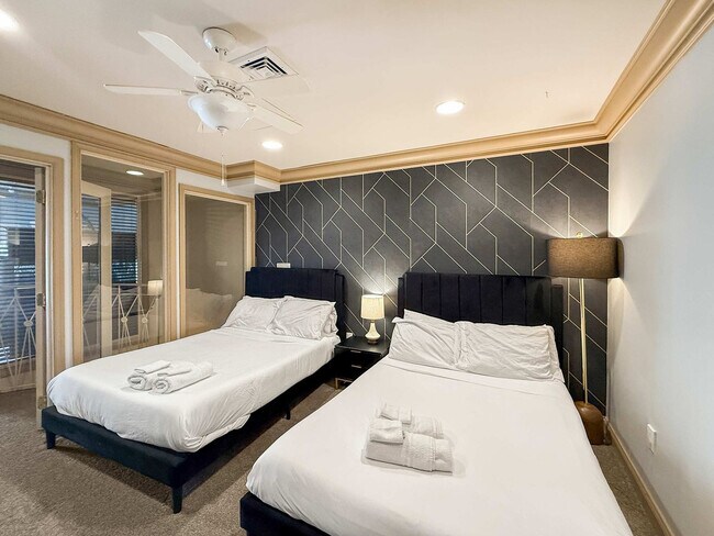 Building Photo - 602 S Front St