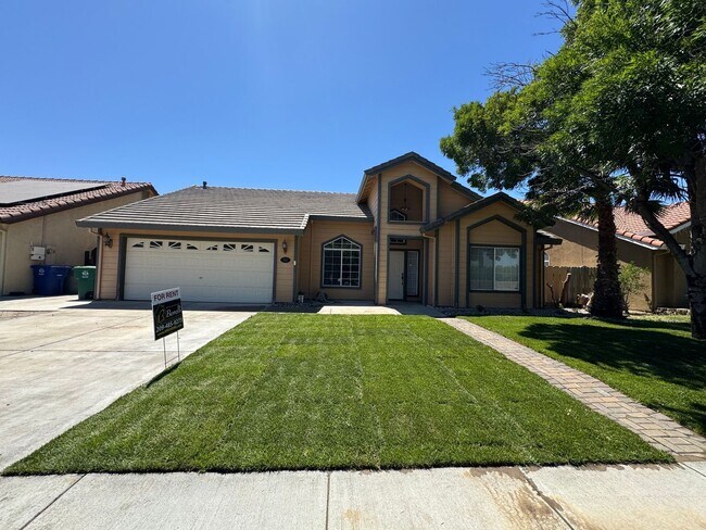 Building Photo - REDUCED!  4 Bedroom, 2 Bath Home with NEWER UDGRADES