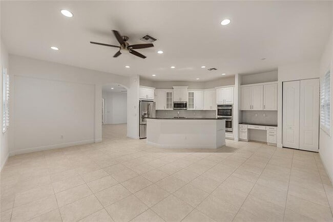 Building Photo - 9741 S Miralago Way