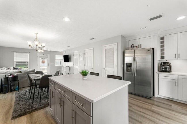 Building Photo - 2143 Sterling Cove Blvd