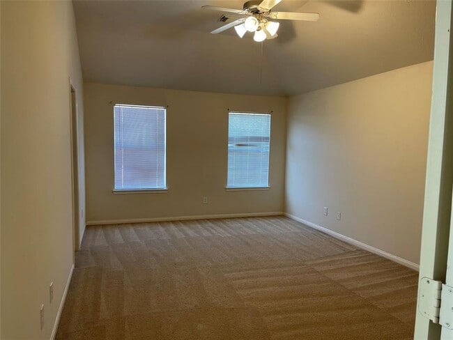 Building Photo - 25119 Clover Ranch Dr