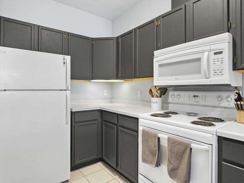 Building Photo - 301 Harbour Town Dr