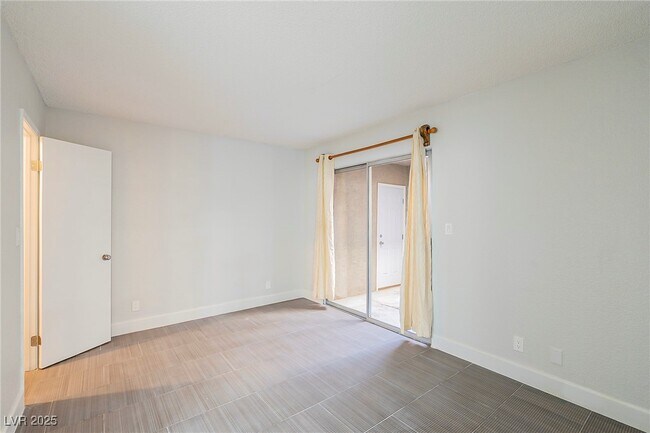 Building Photo - 832 Mantis Way