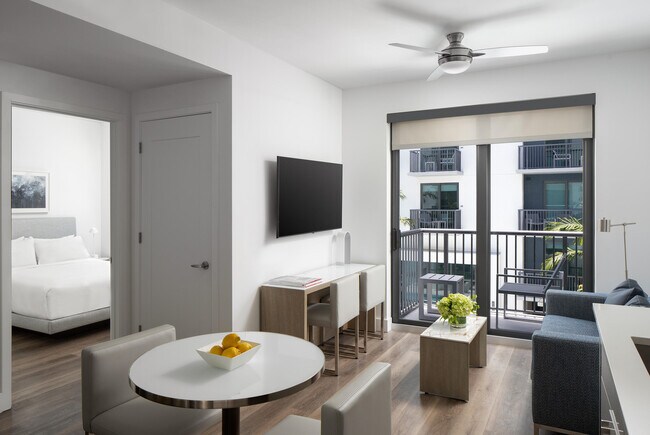 Building Photo - 695 S Olive Ave