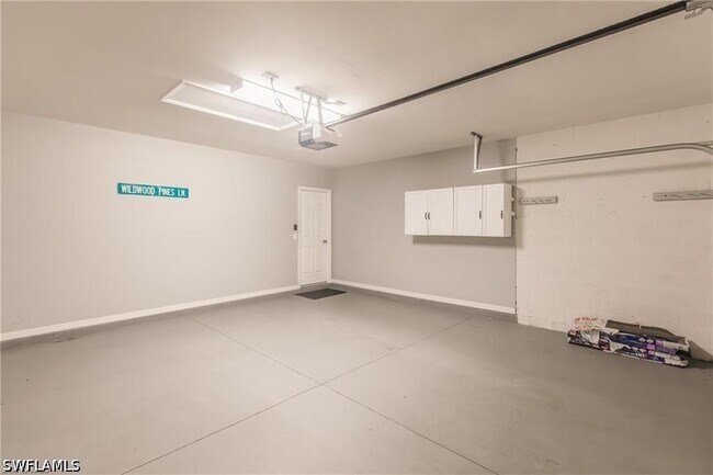 Building Photo - 26978 Wildwood Pines Ln