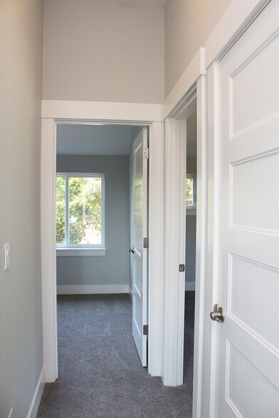 Building Photo - 8840 SW 36th Ave