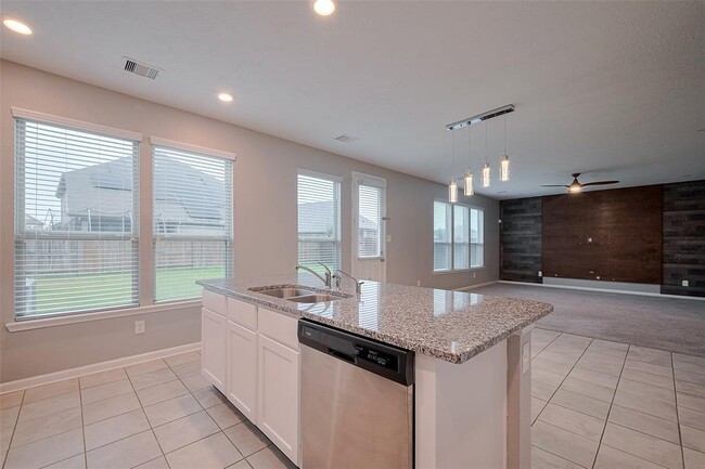 Building Photo - 5011 Pine Ridge Knoll Ct