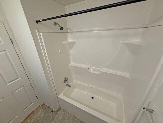 Building Photo - 2501 N Apperson Way