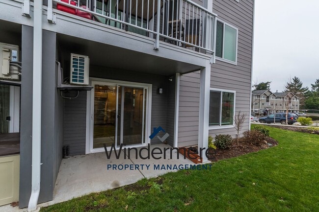 Building Photo - 3 Bedroom, 2 Bath Condo in Summerwind Comm...