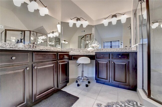 Building Photo - 11034 Estates Cir