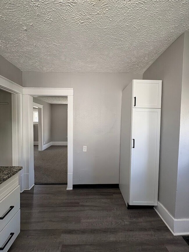 Building Photo - Four bedroom one bathroom home for rent