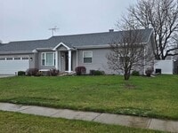 Building Photo - 467 Valleyview Dr