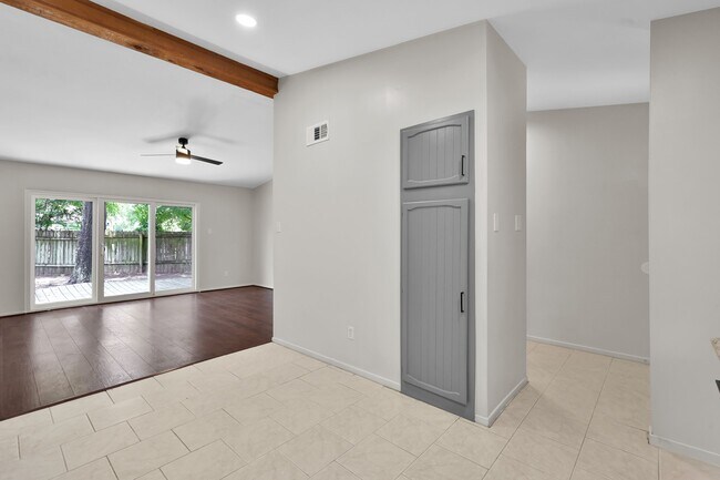 Building Photo - 21 Gambrel Oak Pl