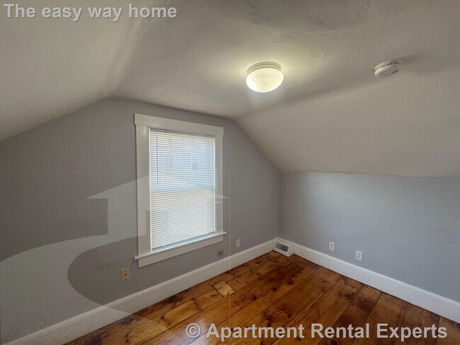 Building Photo - 516 R Somerville Ave